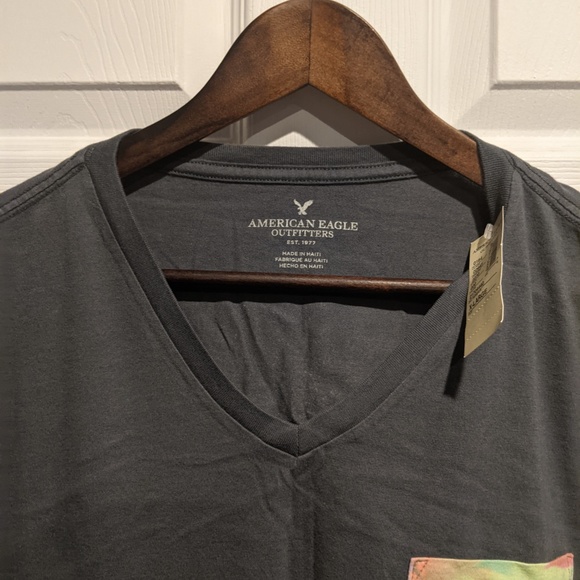 AE American Eagle T-Shirt V-Neck Pocket Men's XL - Picture 4 of 10